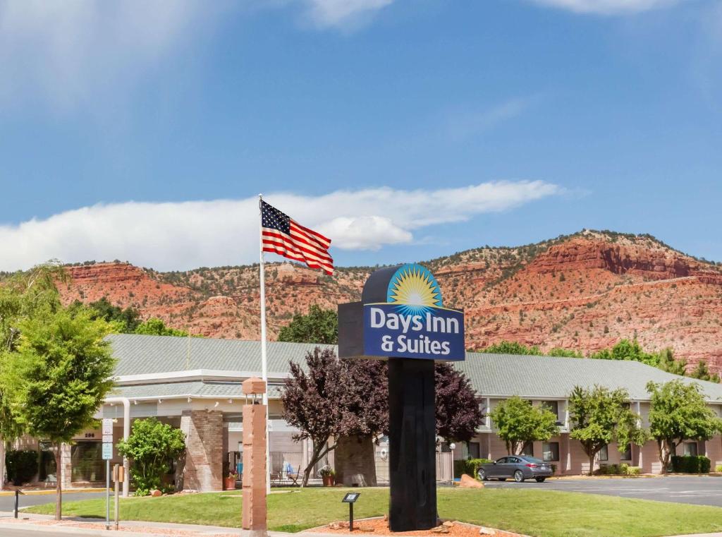 Days Inn & Suites by Wyndham Kanab Main image 1